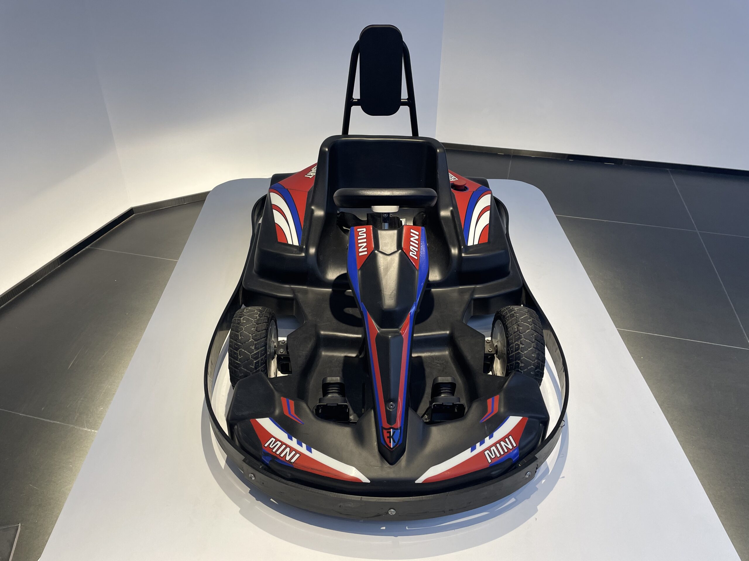 MiniKart-Front-Level-View